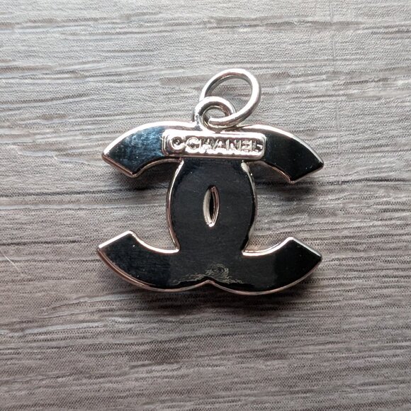 Authentic CHANEL Silver Double C Zipper Pull / Pendant - Picture 3 of 4